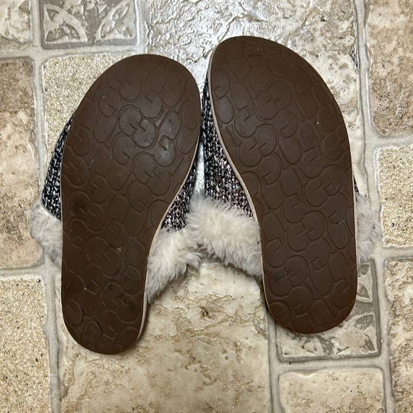 UGG Scuffette II - Picture 5 of 8